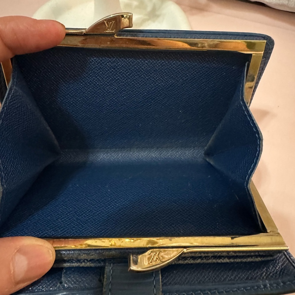 Louis Vuitton Epi Porte Monnaie Viennois Wallet - Picture 7 of 11